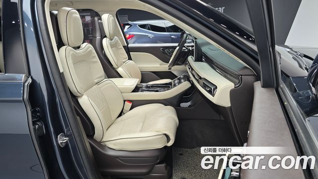 Lincoln Aviator 2022 — photo 16