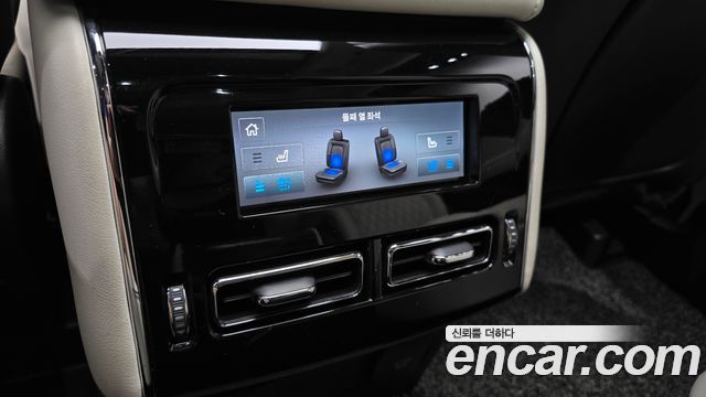 Lincoln Aviator 2022 — photo 32