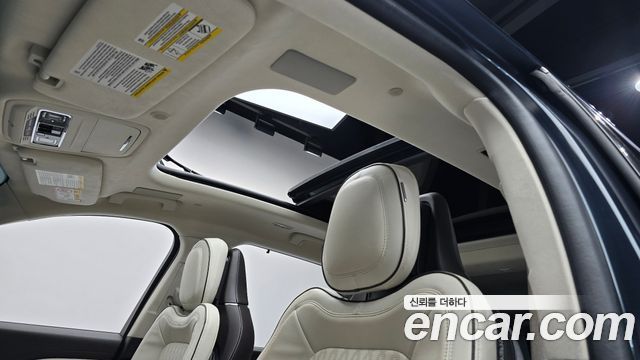 Lincoln Aviator 2022 — photo 35