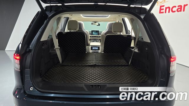 Lincoln Aviator 2022 — photo 37