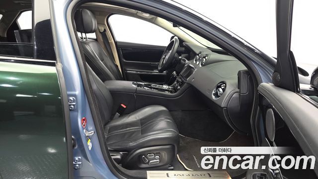 Jaguar XJ 2014 — photo 12