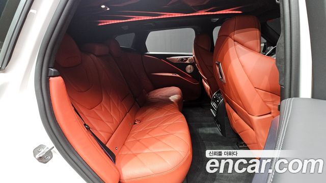 BMW XM 2023 — photo 17