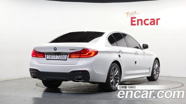 BMW 5-Series 2018 — photo 2