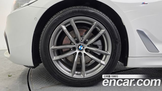 BMW 5-Series 2018 — photo 5