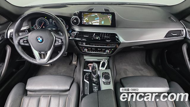 BMW 5-Series 2018 — photo 10