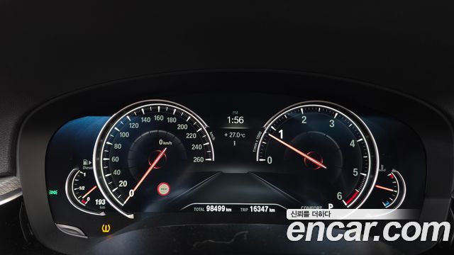 BMW 5-Series 2018 — photo 11