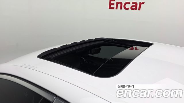 BMW 5-Series 2018 — photo 25