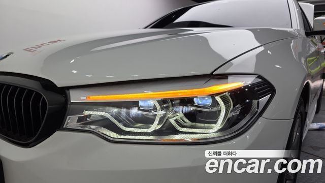 BMW 5-Series 2018 — photo 8