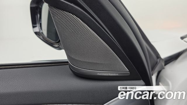 BMW 5-Series 2018 — photo 27