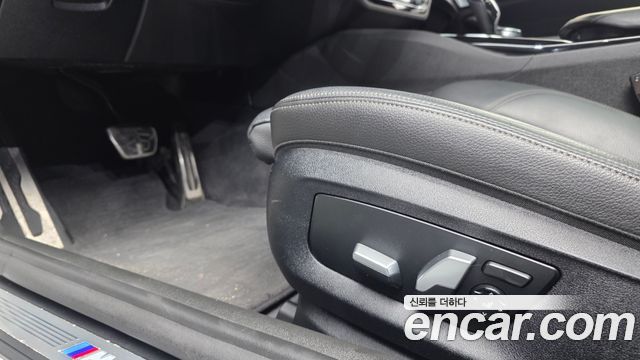 BMW 5-Series 2018 — photo 31