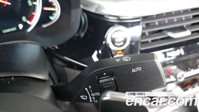 BMW 5-Series 2018 — photo 33