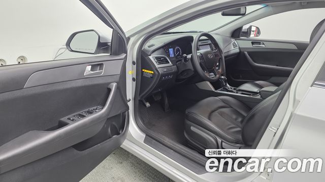 Hyundai Sonata 2015 — photo 13