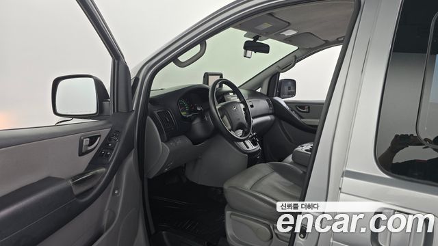 Hyundai Starex 2011 — photo 10