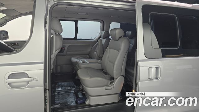 Hyundai Starex 2011 — photo 13