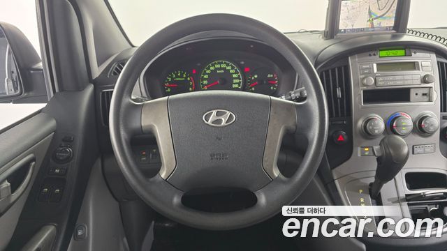 Hyundai Starex 2011 — photo 16