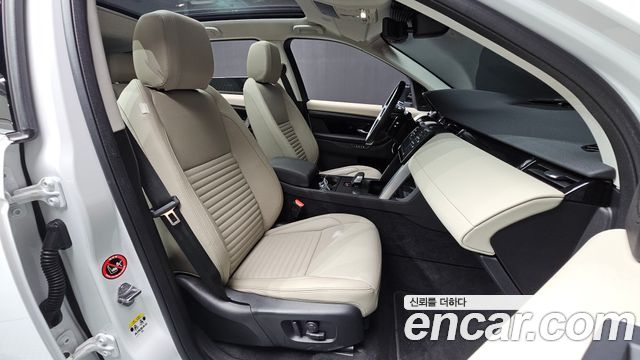 Land Rover Discovery Sport 2025 — photo 16