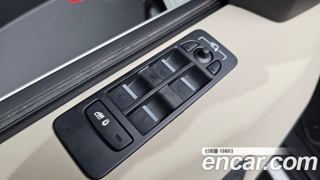 Land Rover Discovery Sport 2025 — photo 30