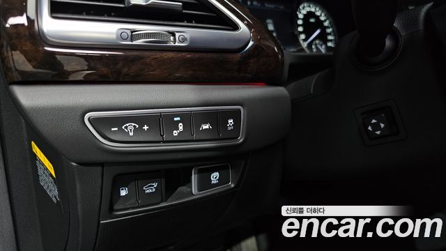 Genesis G90 2019 — photo 24