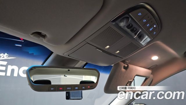 Genesis G90 2019 — photo 25