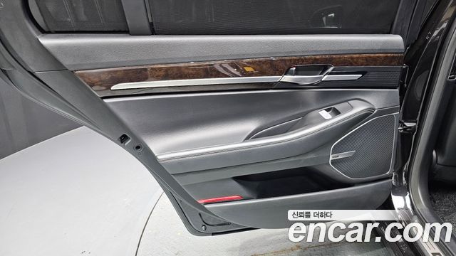 Genesis G90 2019 — photo 15