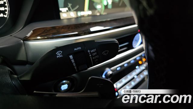 Genesis G90 2019 — photo 27