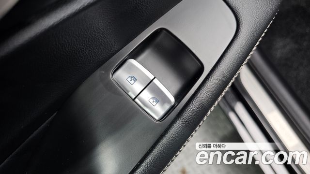 Genesis G90 2019 — photo 28