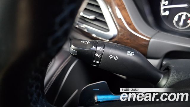 Genesis G90 2019 — photo 30