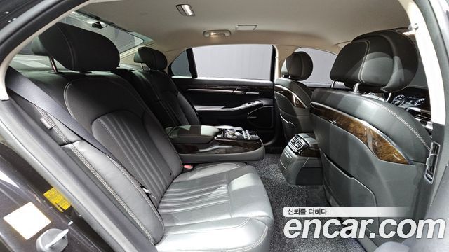 Genesis G90 2019 — photo 32
