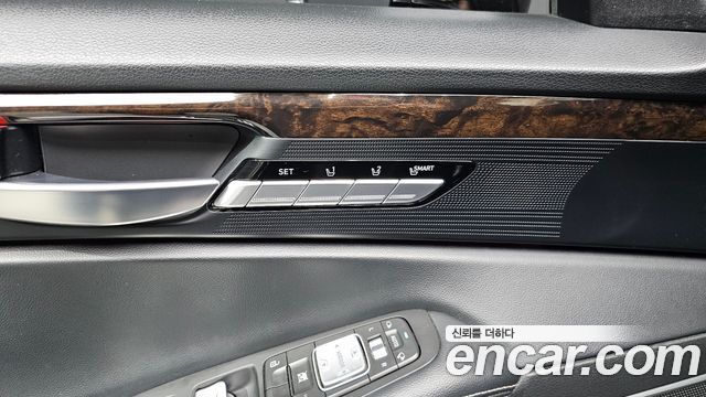Genesis G90 2019 — photo 34