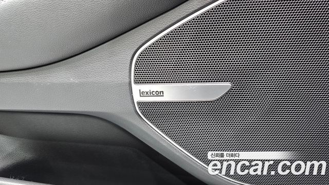 Genesis G90 2019 — photo 35