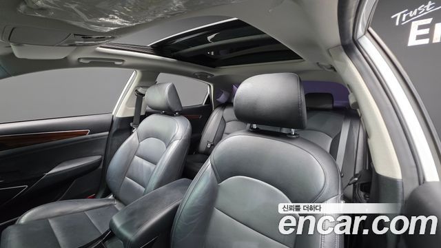 Kia K7 2017 — photo 11