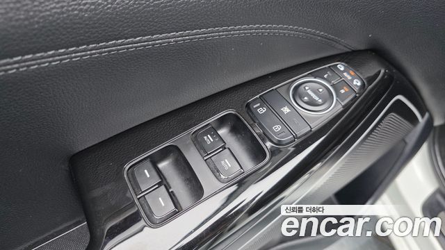 Kia K7 2017 — photo 13