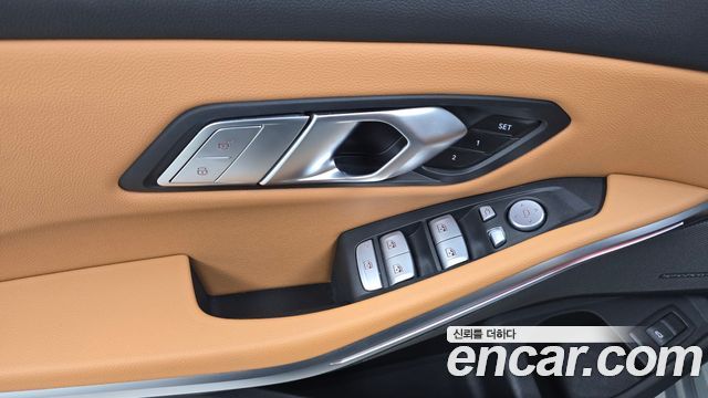 BMW 3-Series 2024 — photo 25