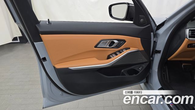 BMW 3-Series 2024 — photo 14