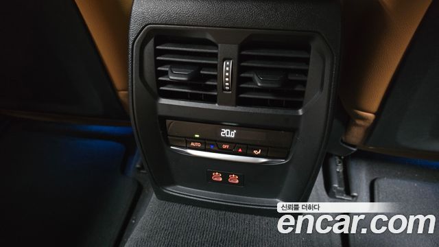 BMW 3-Series 2024 — photo 30