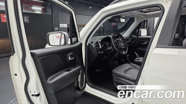 Jeep Renegade 2022 — photo 13