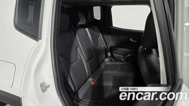 Jeep Renegade 2022 — photo 17