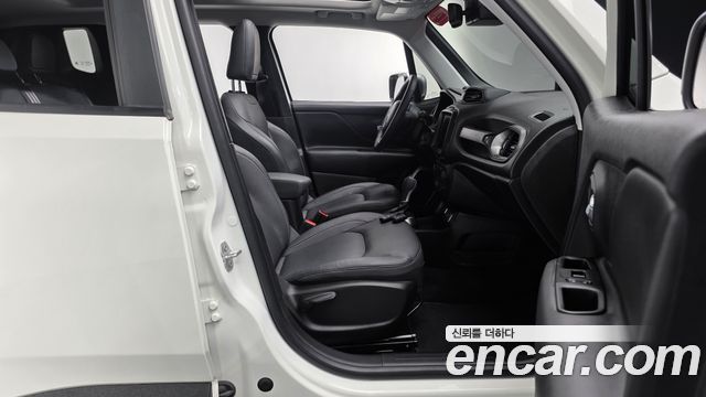 Jeep Renegade 2022 — photo 16