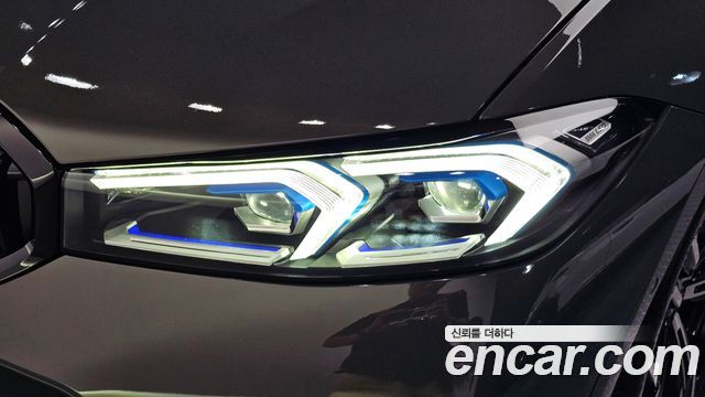 BMW 3-Series 2025 — photo 8