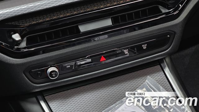 BMW 3-Series 2025 — photo 31