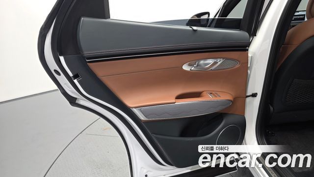Genesis GV70 2024 — photo 15
