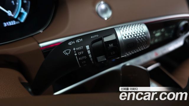 Genesis GV70 2024 — photo 28