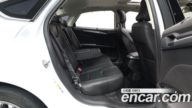 Ford Mondeo 2016 — photo 17