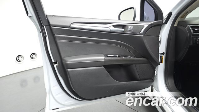 Ford Mondeo 2016 — photo 14