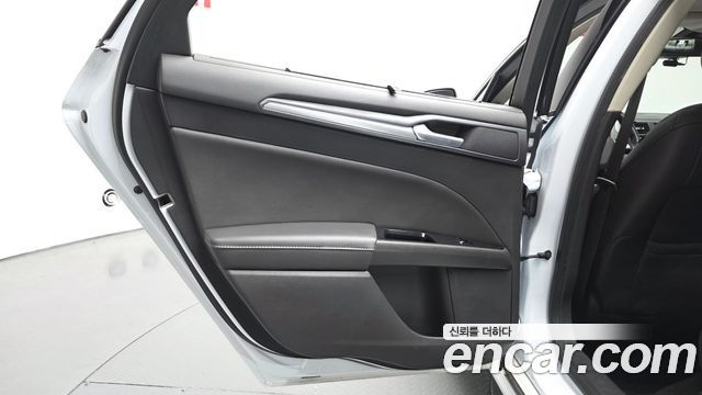 Ford Mondeo 2016 — photo 15