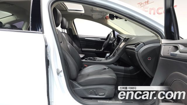 Ford Mondeo 2016 — photo 16