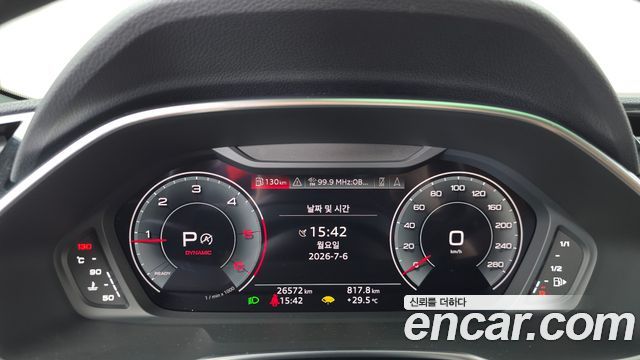Audi Q3 2023 — photo 11