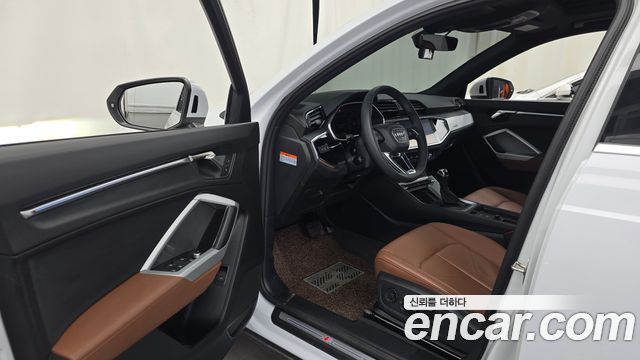 Audi Q3 2023 — photo 13