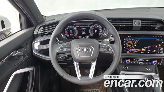 Audi Q3 2023 — photo 19