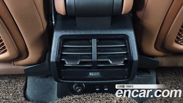 Audi Q3 2023 — photo 25